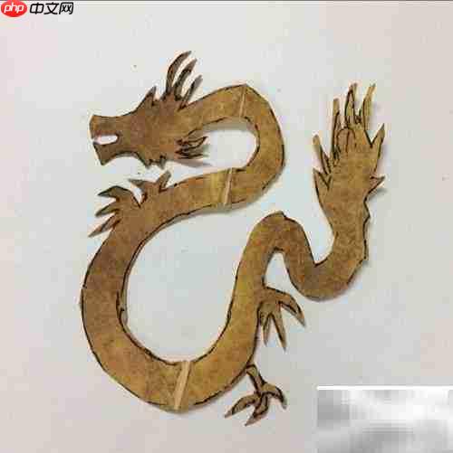 剪出树叶上的中国龙