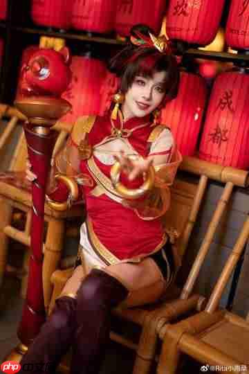 《英雄联盟》美女解说COS拉克丝！S15赛后祝贺T1再夺冠