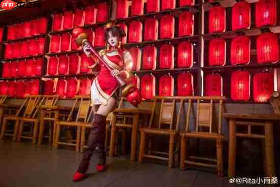 《英雄联盟》美女解说COS拉克丝！S15赛后祝贺T1再夺冠