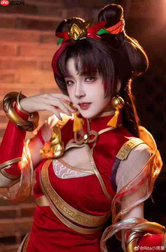 《英雄联盟》美女解说COS拉克丝！S15赛后祝贺T1再夺冠