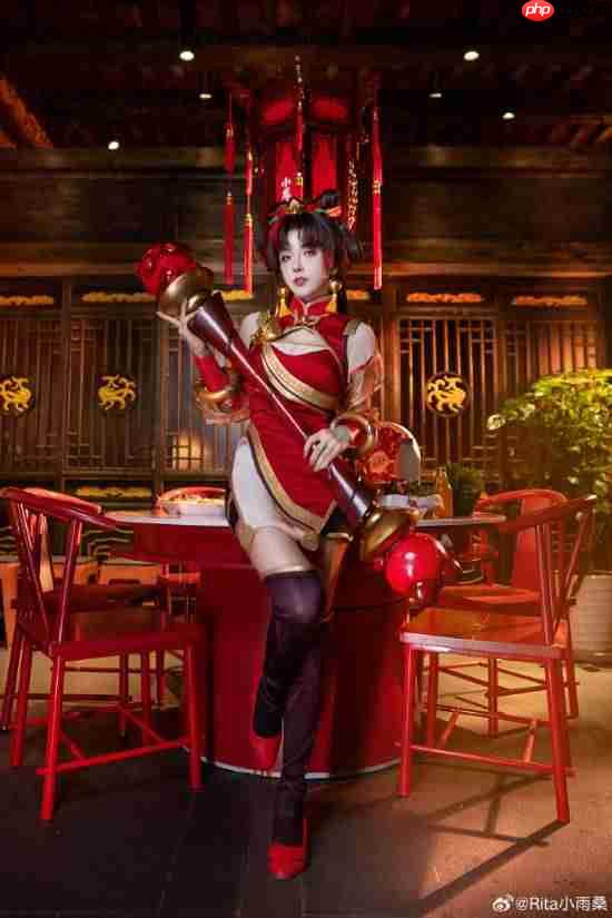 《英雄联盟》美女解说COS拉克丝！S15赛后祝贺T1再夺冠