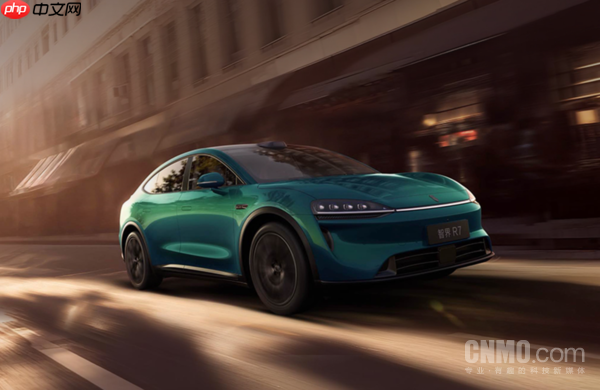 智界R7累计交付突破100000台！搭载华为ADS 4系统