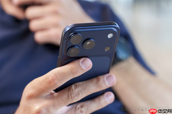 用实体卡槽换电池！实测纯eSIM版iPhone 17 Pro/Max续航多49分钟