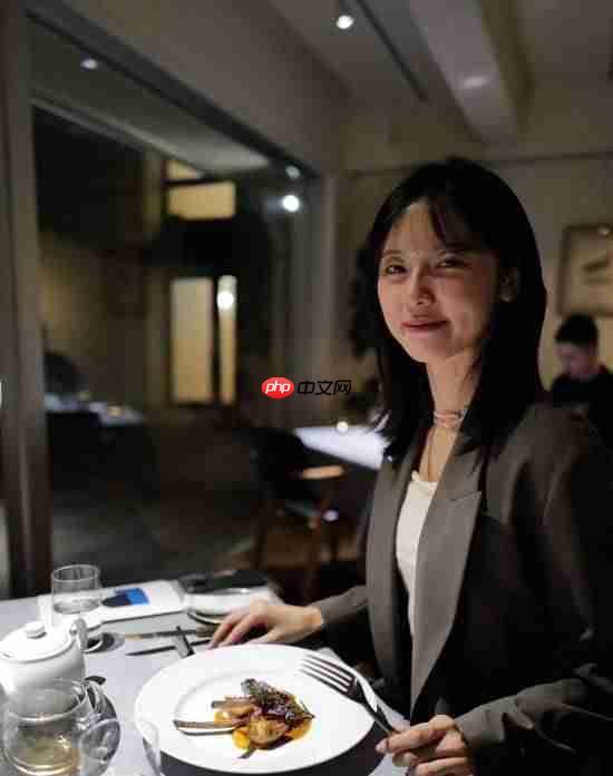 《寂静岭f》女主演员新美照：女友感十足 甜美有元气