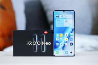骁龙8至尊版+Q2独显芯片！ iQOO Neo11评测：首批144Hz《王者荣耀》