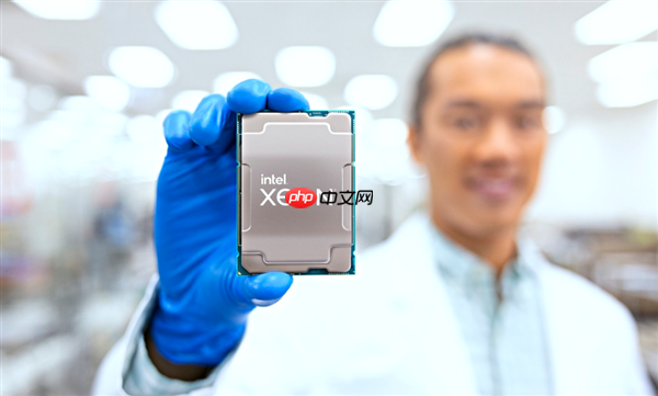 散热大幅提升！英特尔直接将散热器封装进芯片
