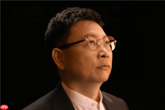 余承东首晒华为Mate 80 Pro Max真机！双圆环设计 外观史无前例