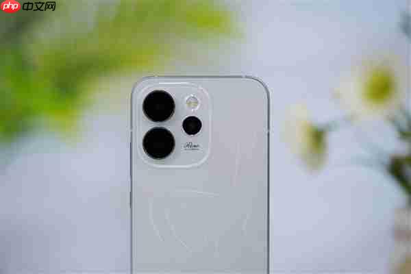 全息光刻美背太吸睛!OPPO Reno 15图赏