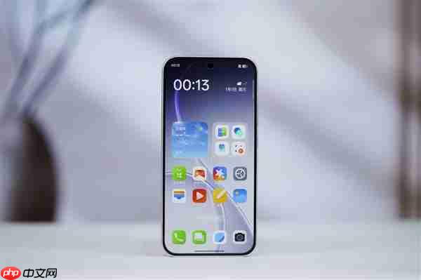 全息光刻美背太吸睛!OPPO Reno 15图赏