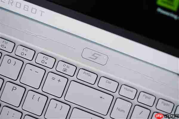 锐龙R9-9850HX万元本!雷神猎刃S游戏本图赏