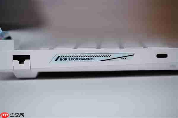 锐龙R9-9850HX万元本!雷神猎刃S游戏本图赏