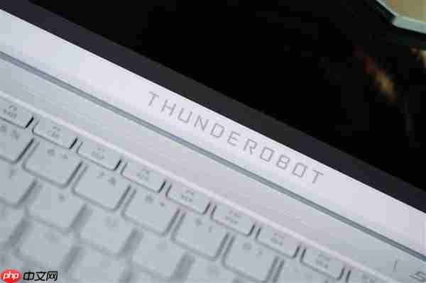 锐龙R9-9850HX万元本!雷神猎刃S游戏本图赏