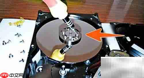 机械硬盘拆解揭秘内部结构