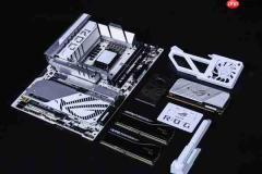 ROG MAXIMUS Z890 APEX主板创DDR5-13322超频新纪录