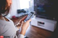 冰火两重天：前10个月手机通话继续下降 短信却大增18.8%