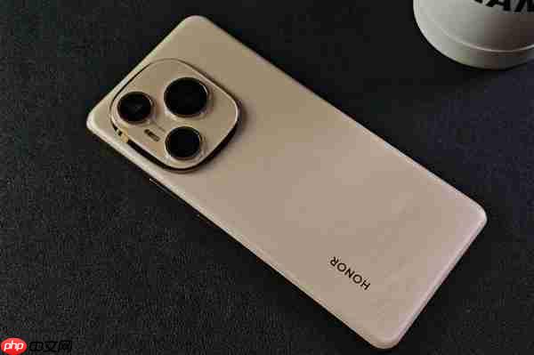 荣耀试产新电池：容量超过10000mah 淘汰充电宝