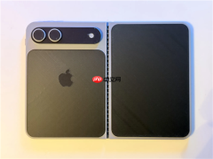 苹果首款折叠屏蓄势待发！iPhone Fold机模出炉