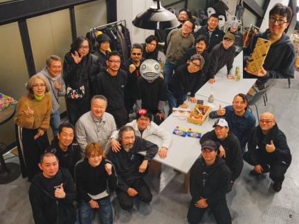 日本传奇游戏制作人年度聚会 山冈晃晒梦幻合影