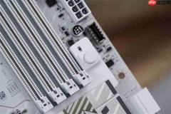 高颜值银白刀锋!微星MPG B850M EDGE TI MAX WIFI图赏