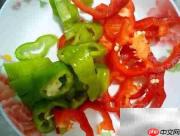 爆炒鸡丁：半成品速成美味