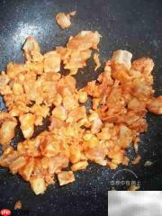 爆炒鸡丁：半成品速成美味