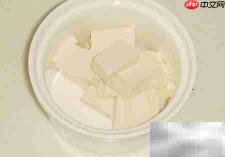 豆腐蒸蛋:孕产妇营养佳品