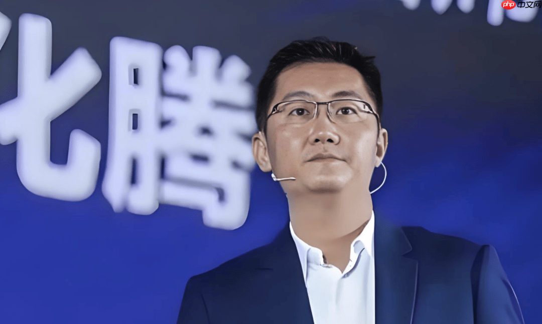 微信扛旗,总攻AI