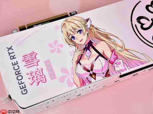 AX 电竞叛客 GeForce RTX 5070 樱花限定 12GB 显卡评测 春季樱花主题设计