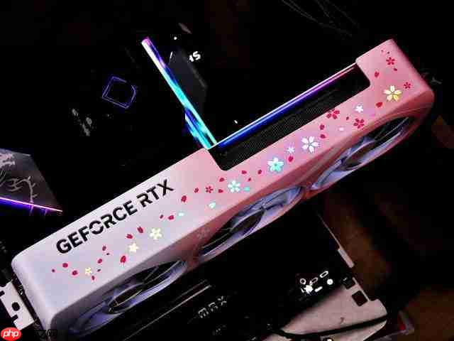 AX 电竞叛客 GeForce RTX 5070 樱花限定 12GB 显卡评测 春季樱花主题设计