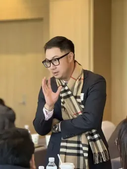 AI来了,组织“瘫”了?