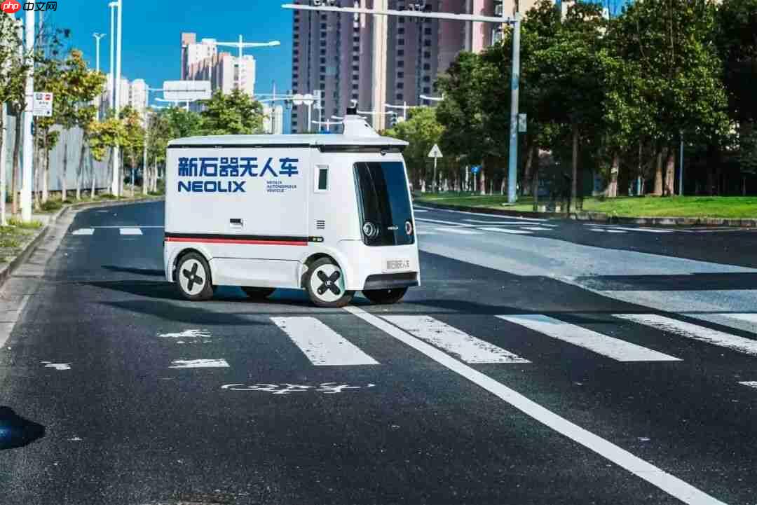 跳出人形机器人概念：自动驾驶为何是物理AI首个规模化落地赛道？