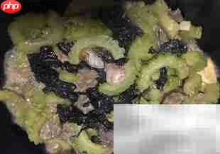 紫苏苦瓜焖肉做法