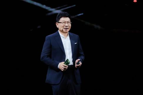 心中有光，踏光同行：华为Mate 90系列以全维突破续写十三年逐光之路