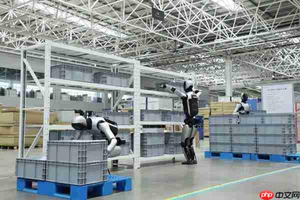 优必选 Walker S2 入选工信部“ 2025 年人工智能应用典型案例”