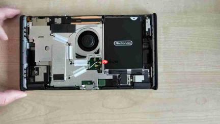 新版Switch 2官方视频:更换电池现在更容易了