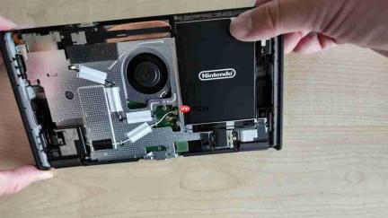新版Switch 2官方视频:更换电池现在更容易了