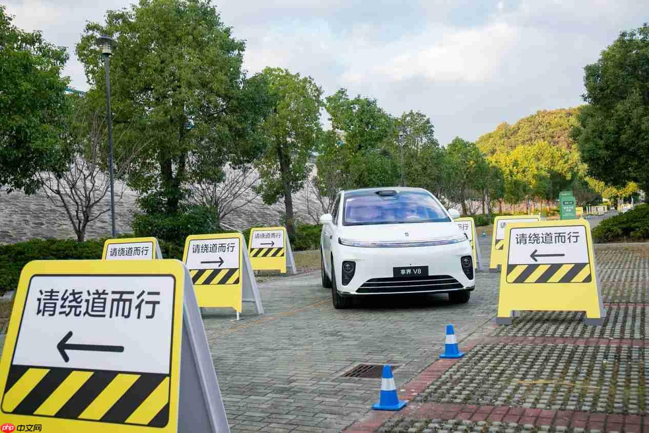 从“能坐”到“好开”,享界V8重新定义家庭智慧旗舰MPV品类及格线