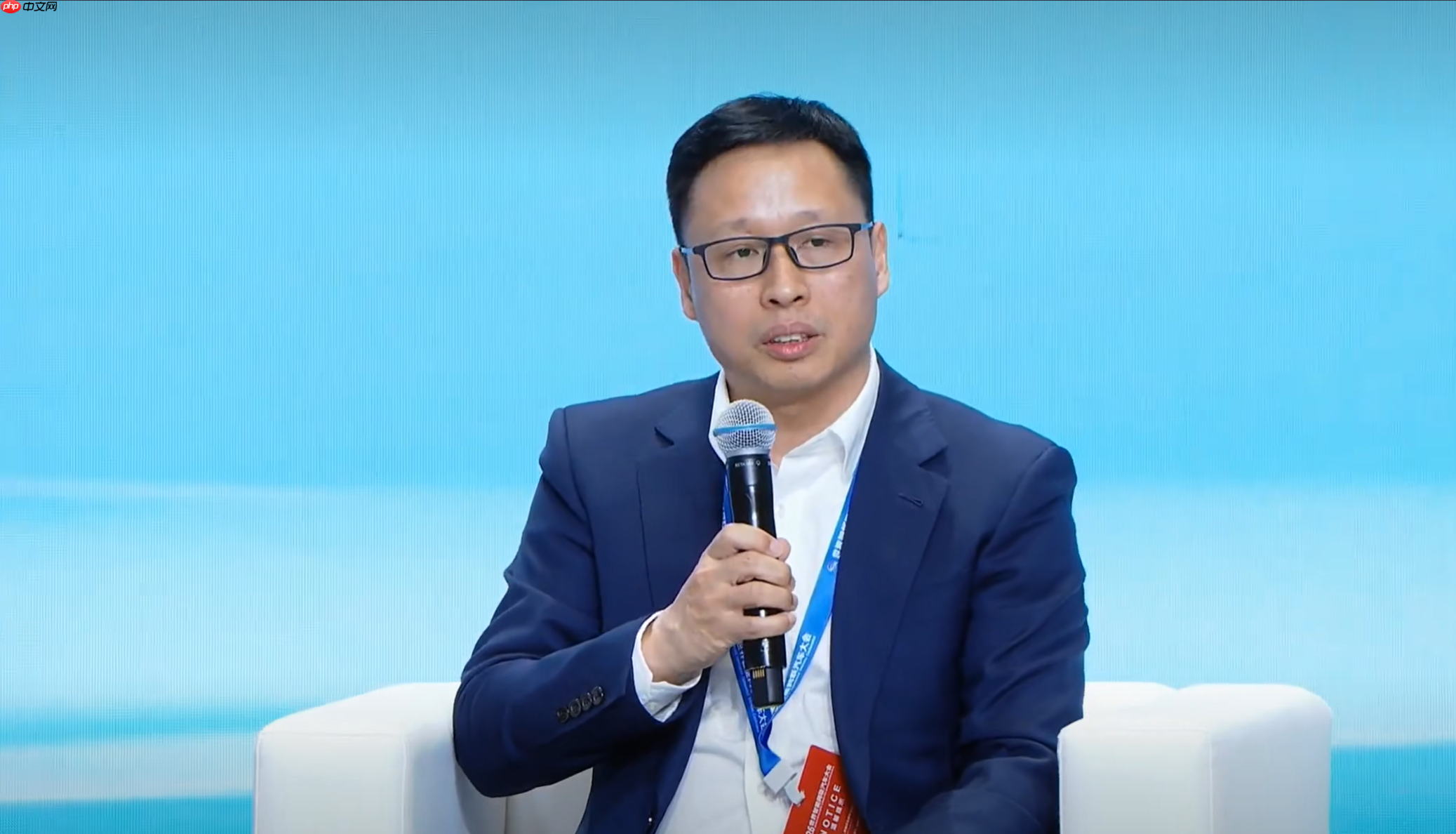 华为公司高级副总裁、引望公司CEO靳玉志表示，华为乾崑会坚持做智能网联汽车行业的“电子螺丝钉”