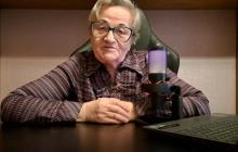 76岁CS2奶奶变卖全部饰品为亲人还债 劝告粉丝别贷款