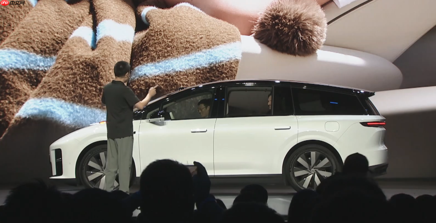 李想自嘲第一次看见理想 i8 觉得有点丑,越看越顺眼