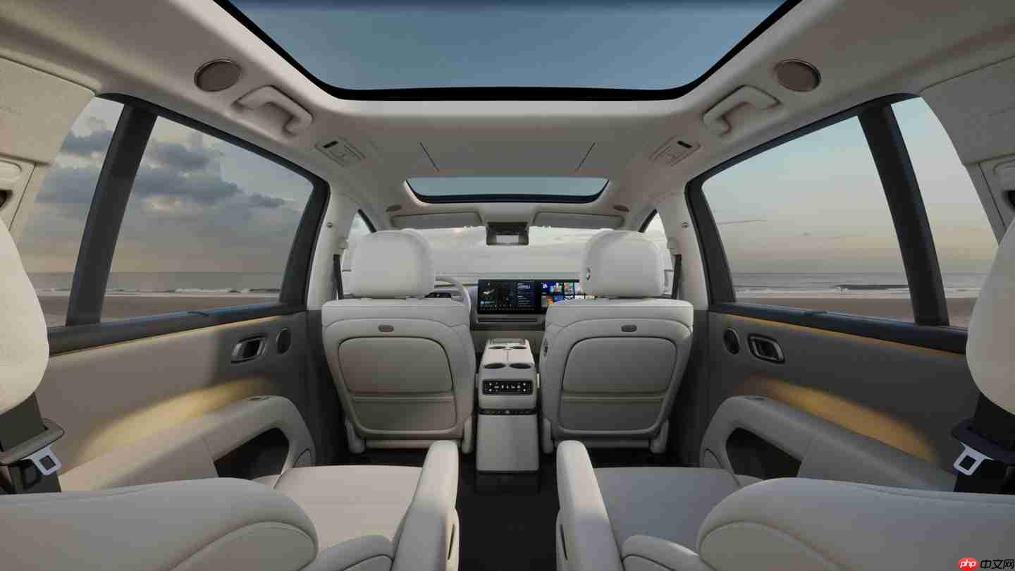 李想自嘲第一次看见理想 i8 觉得有点丑,越看越顺眼