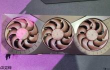 华硕RTX 5080猫头鹰联名显卡发布：四槽三风扇、2730MHz