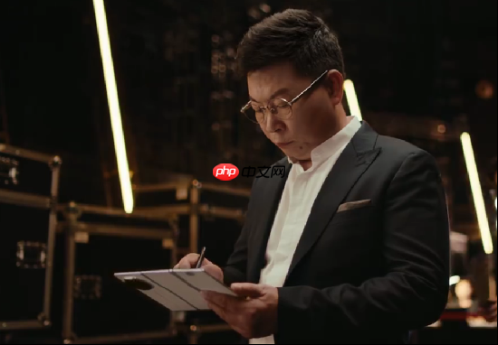 直面苹果！消息称华为三折叠旗舰9月10日上市：让用户选择买iPhone 17还是华为