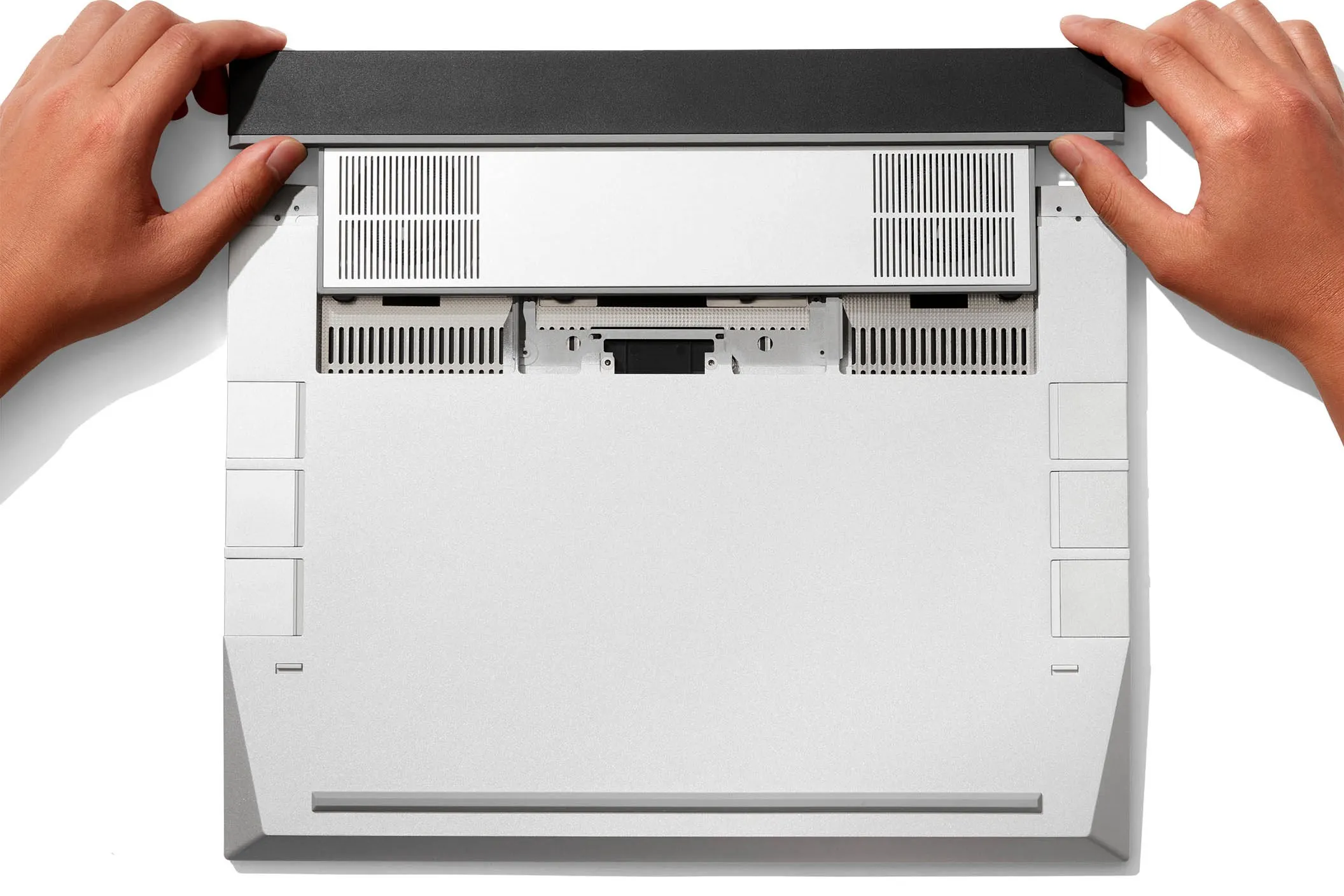 换上RTX 5070！世界首个模块化游戏本开卖 可让你轻松更换GPU