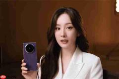 杨幂上手华为Mate XTs非凡大师:改文件看文件像用电脑一样