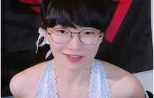 这世界太魔幻！抖音主播女版"Faker"横空出世！