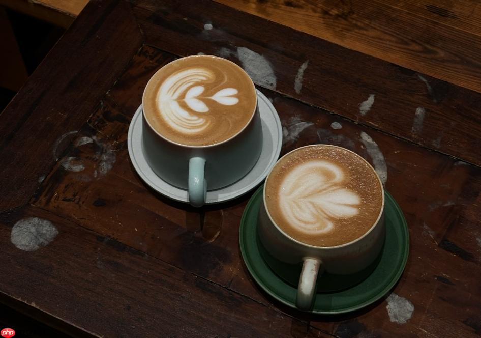 喝咖啡可以碰杯吗_咖啡桌上的社交礼仪与文化解读