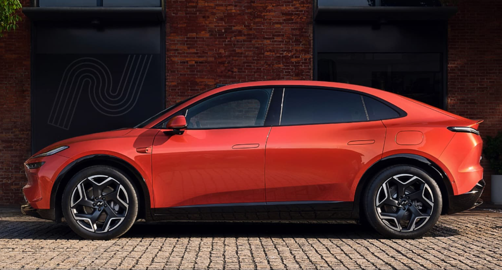 李斌预告乐道明年新车阵容:对标理想L8/L7