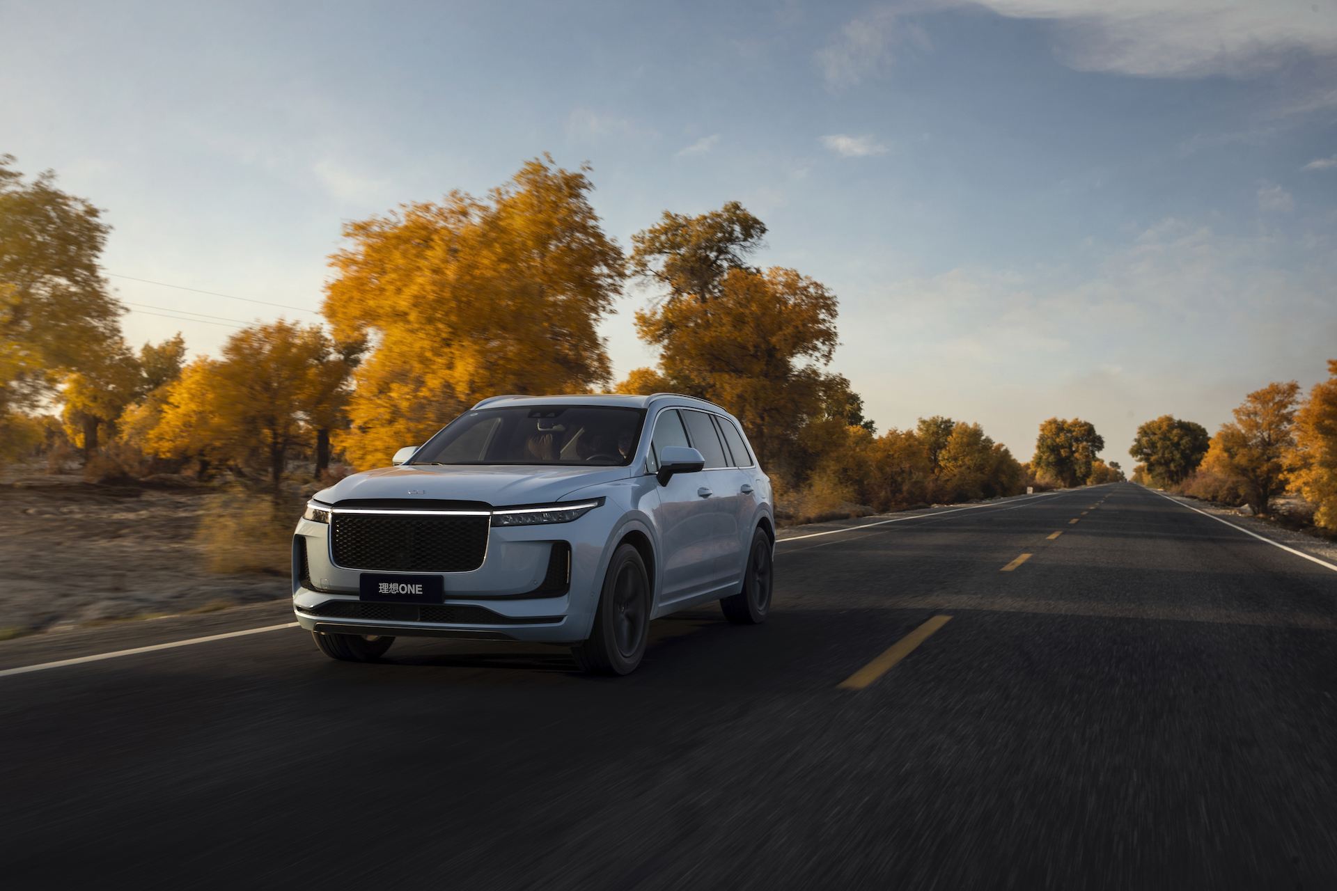 理想汽车11月交付新车4.87万辆,今年累销44.2万辆