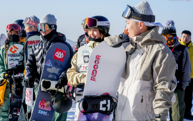 中国奥地利冰雪文化交融 山西陵川变身中国“阿尔卑斯”